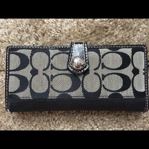 GUC Coach wallet